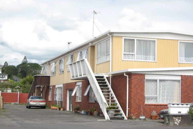 Photo of property in 1/323 Saint Aubyn Street, New Plymouth, 4310