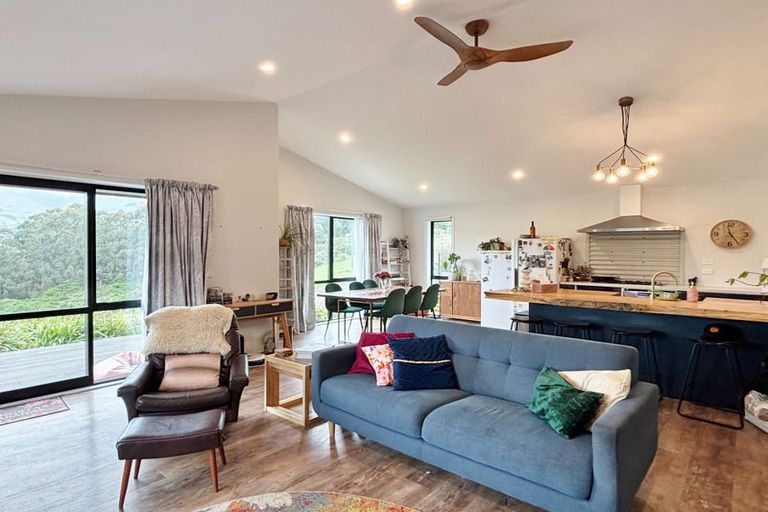 Photo of property in 19 Totara Drive, Duvauchelle, 7581