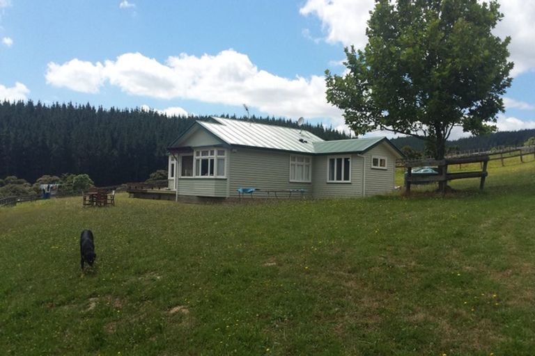 Photo of property in 34 Waikopua Road, Whitford, 2571
