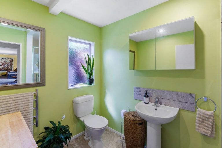 Photo of property in 6 Kohekohe Road, Waikanae, 5036