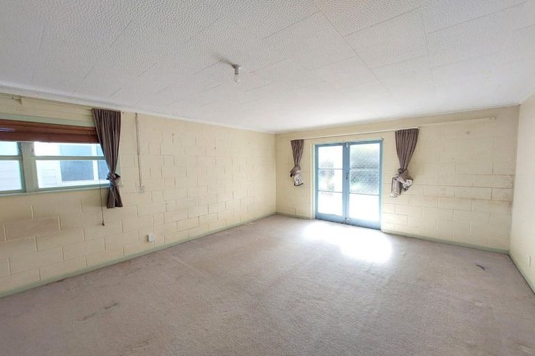 Photo of property in 5 Croydon Road, New Lynn, Auckland, 0600