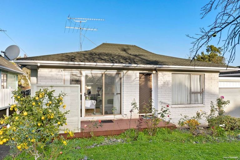Photo of property in 1/5 Merriefield Avenue, Forrest Hill, Auckland, 0620