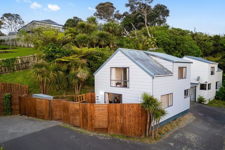 Photo of property in 1/147 Spinella Drive, Bayview, Auckland, 0629