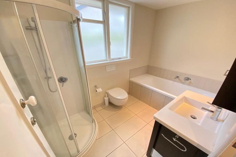 Photo of property in 17 Woodford Terrace, Ilam, Christchurch, 8053