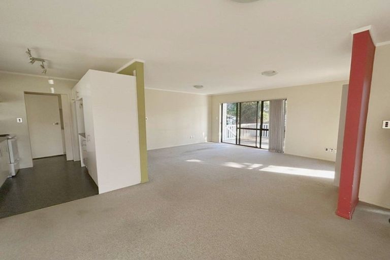 Photo of property in 9 Monarch Grove, Maoribank, Upper Hutt, 5018