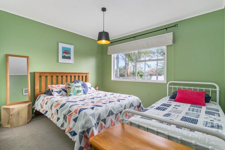 Photo of property in 21 Waterlea Avenue, Mangere Bridge, Auckland, 2022