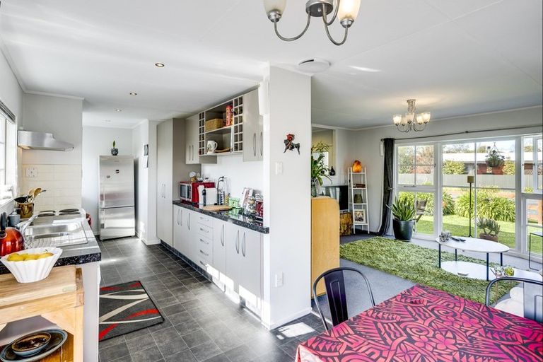 Photo of property in 7 Shanly Street, Waipawa, 4210