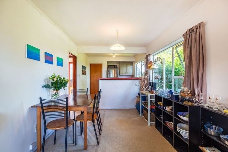 Photo of property in 27 Glen Vista Place, Bayview, Auckland, 0629