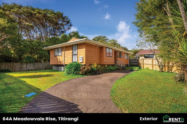 Photo of property in 2/64 Meadowvale Rise, Titirangi, Auckland, 0604