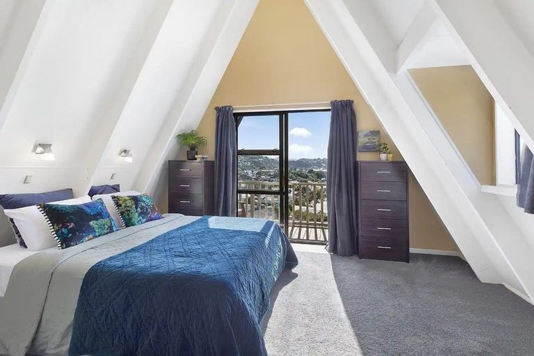 Photo of property in 49 Mantell Street, Seatoun, Wellington, 6022