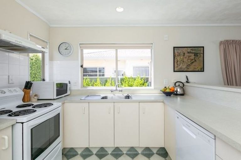 Photo of property in 2/38 Neeve Road, Taradale, Napier, 4112