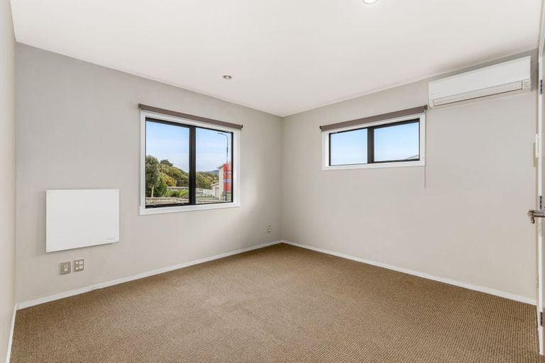 Photo of property in 26 Aspiring Terrace, Aotea, Porirua, 5024