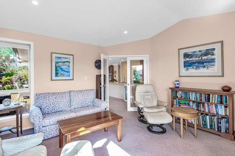 Photo of property in 82 Waipunahau Road, Waikanae, 5036