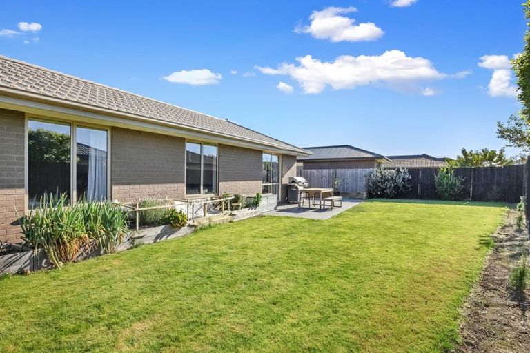 Photo of property in 17 Conie Glen Lane, Broomfield, Christchurch, 8042
