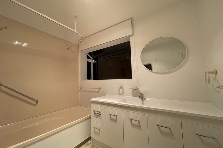 Photo of property in 6 Churton Drive, Churton Park, Wellington, 6037