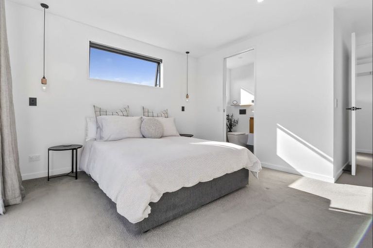 Photo of property in 1 Glen Dene Crescent, Wanaka, 9305