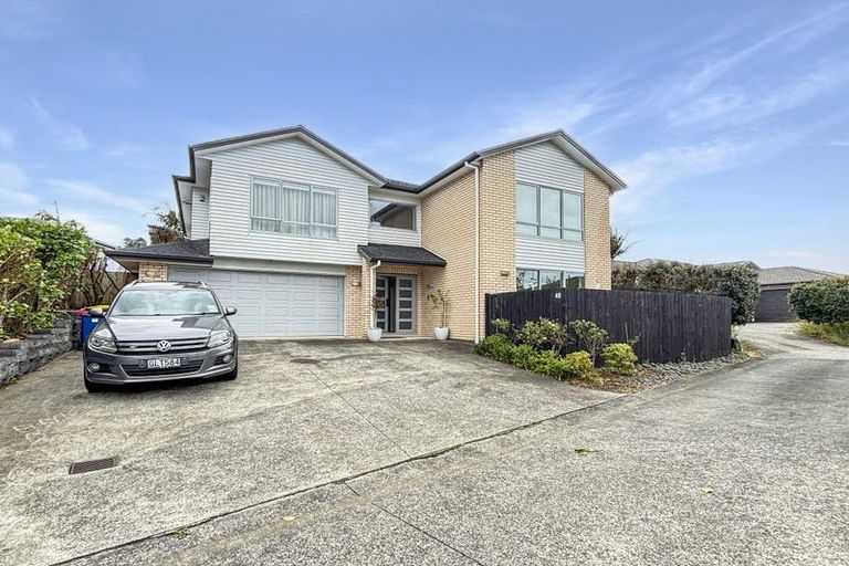 Photo of property in 49 South Kensington Way, Henderson, Auckland, 0612