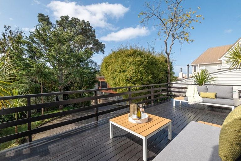 Photo of property in 5 Lyons Avenue, Murrays Bay, Auckland, 0630