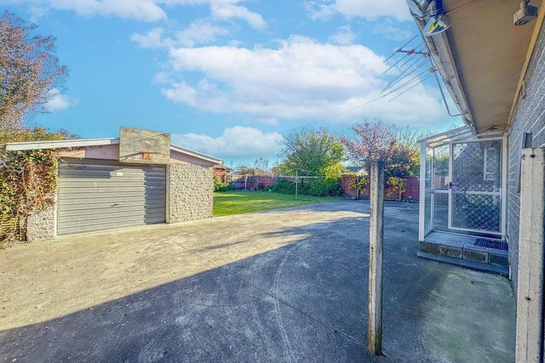 Photo of property in 17 Roberts Road, Hei Hei, Christchurch, 8042