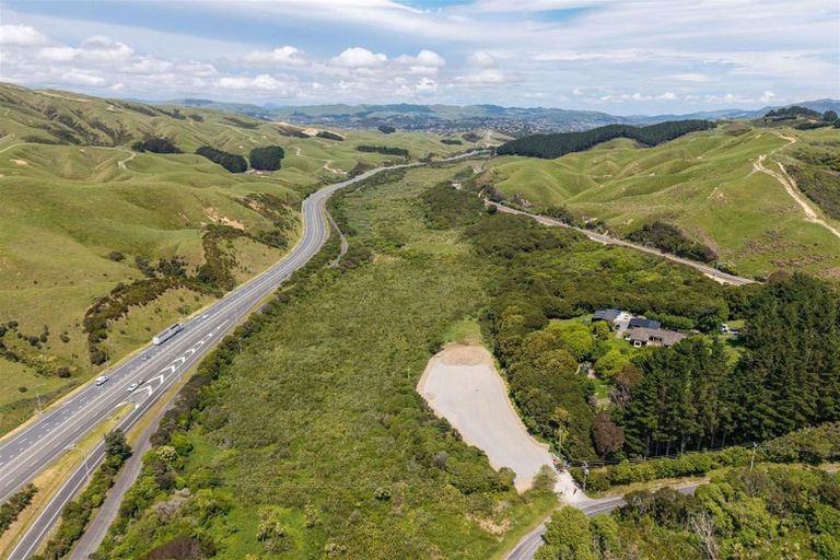 Photo of property in 266 Airlie Road, Plimmerton, Porirua, 5026