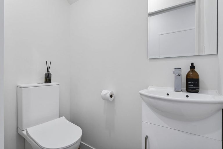 Photo of property in 74b Mckenzie Road, Mangere Bridge, Auckland, 2022