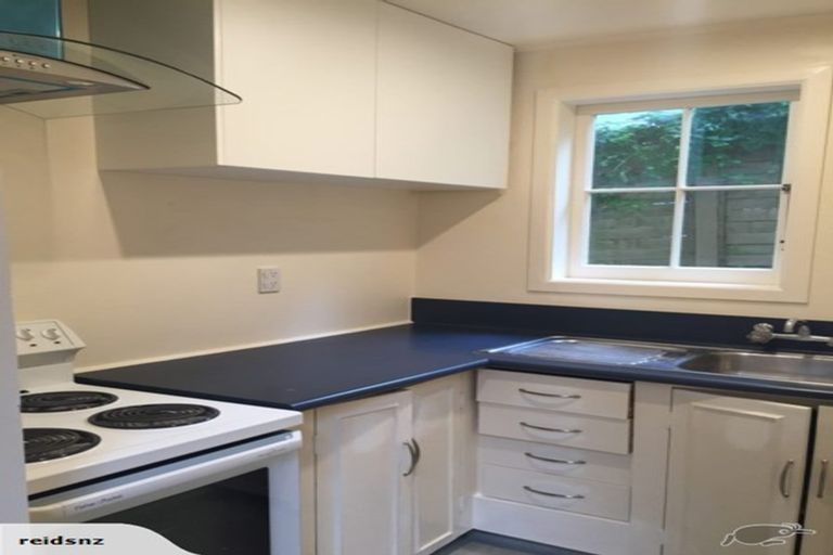 Photo of property in 12 Governor Road, Northland, Wellington, 6012