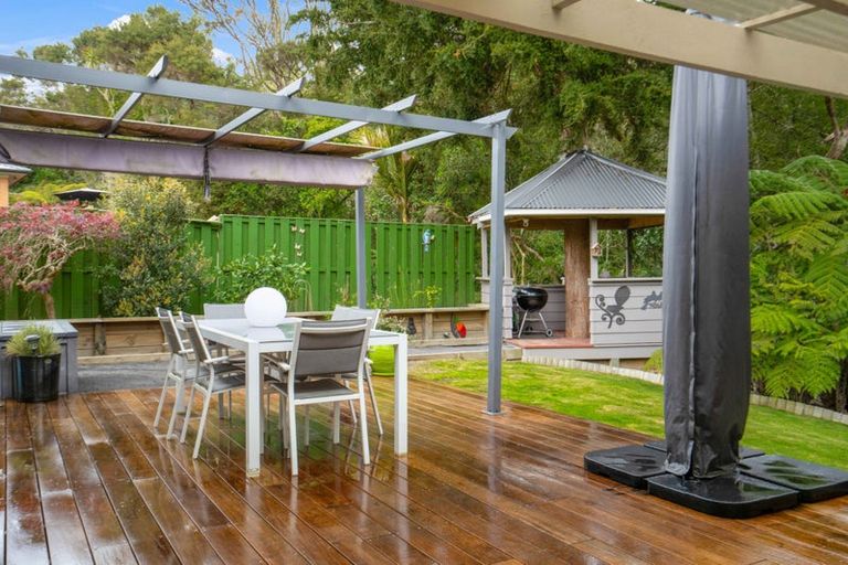 Photo of property in 2/5 Eugen Place, Bayview, Auckland, 0629