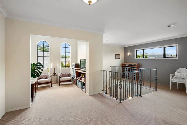 Photo of property in 8 Tupare Place, Highlands Park, New Plymouth, 4312