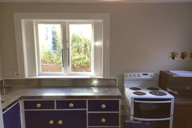 Photo of property in 7 Mcintyre Avenue, Mount Victoria, Wellington, 6011