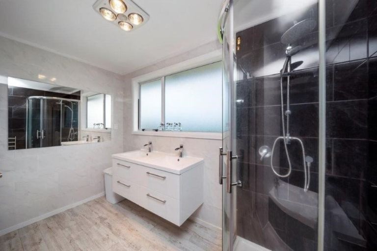 Photo of property in 33 Kamahi Avenue, Hawera, 4610