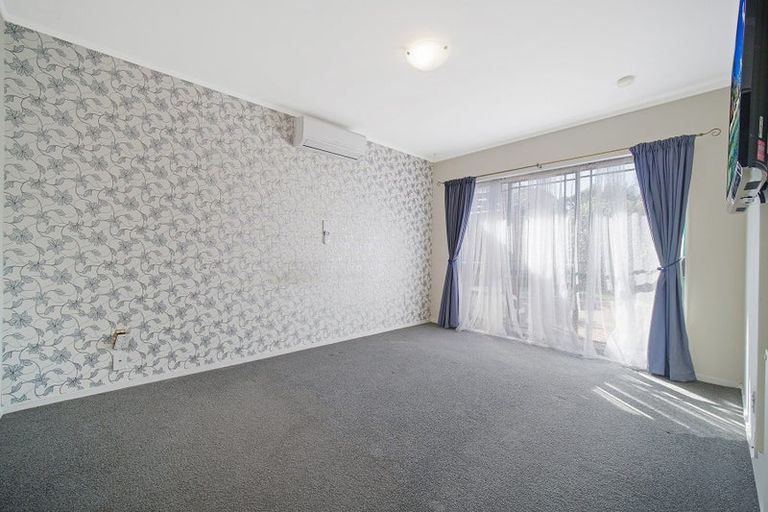 Photo of property in 14 Waimoko Glen, Swanson, Auckland, 0612