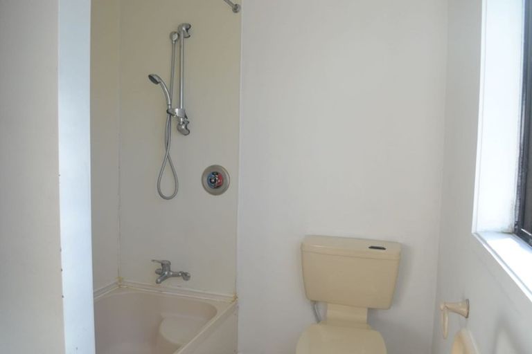 Photo of property in 52f1 Guadeloupe Crescent, Grenada Village, Wellington, 6037