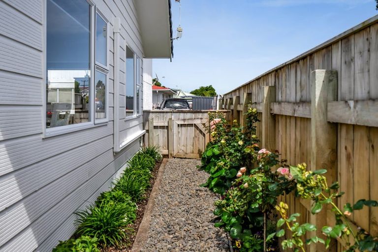 Photo of property in 1/353 Saint Aubyn, Moturoa, New Plymouth, 4310
