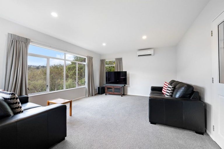 Photo of property in 20 Longmont Terrace, Churton Park, Wellington, 6037