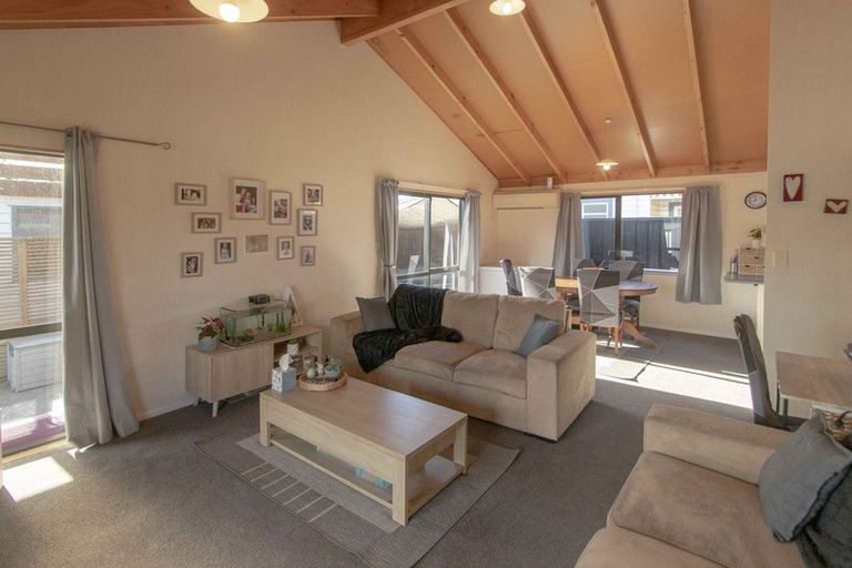 Photo of property in 69a Church Road, Taradale, Napier, 4112