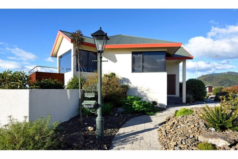 Photo of property in 327 Princes Drive, Britannia Heights, Nelson, 7010