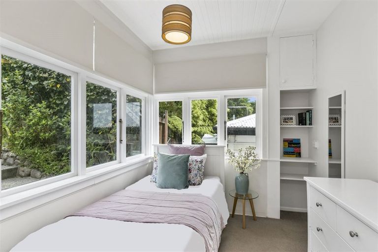 Photo of property in 8 Paisley Terrace, Karori, Wellington, 6012