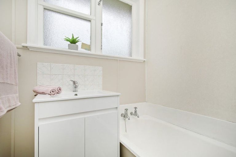 Photo of property in 11 Davis Crescent, Elderslea, Upper Hutt, 5018