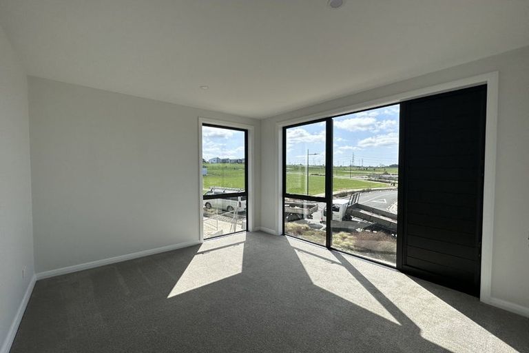 Photo of property in 3 Seagreen Avenue, Rosehill, 2113