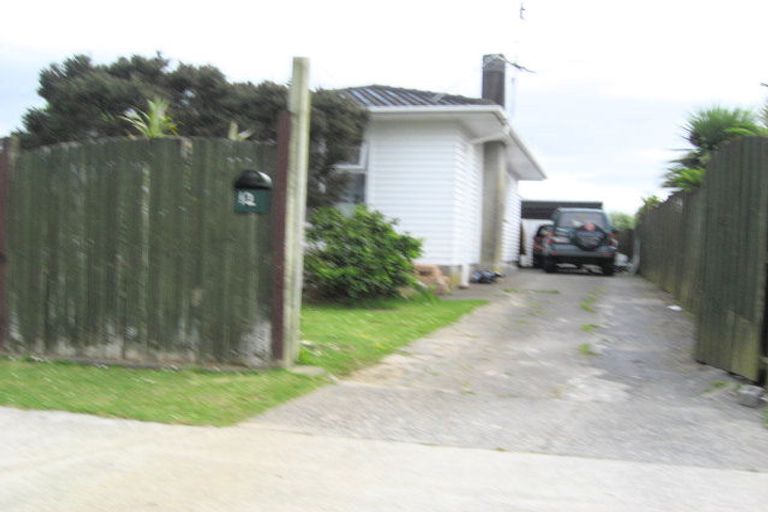 Photo of property in 12 Convair Crescent, Mangere, Auckland, 2022