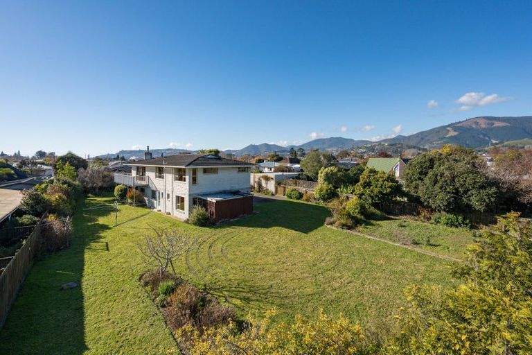 Photo of property in 2 Balmoral Place, Stoke, Nelson, 7011