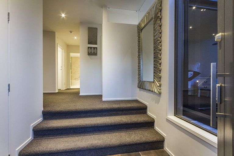 Photo of property in 33 Seacliffe Avenue, Belmont, Auckland, 0622