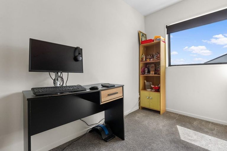 Photo of property in 37 Kairakau Street, Papakura, 2110