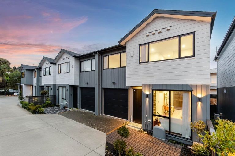 Photo of property in 25a Oteha Valley Road, Northcross, Auckland, 0632