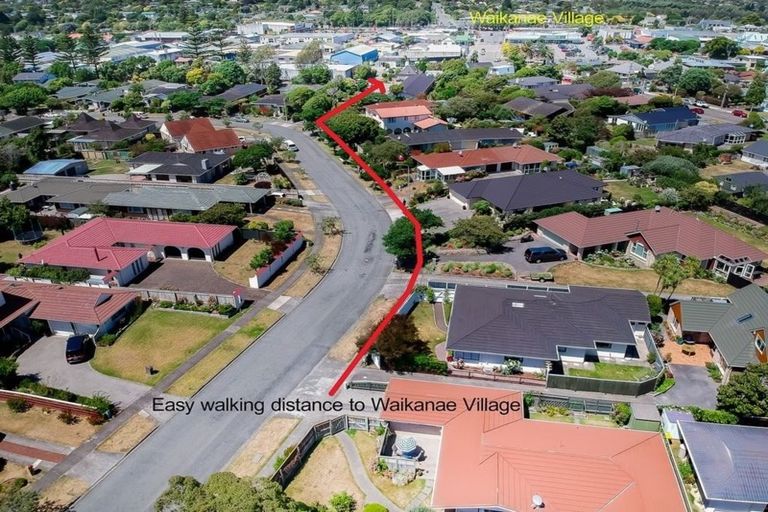 Photo of property in 6 Rewarewa Crescent, Waikanae, 5036