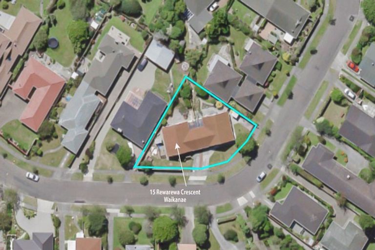 Photo of property in 15 Rewarewa Crescent, Waikanae, 5036