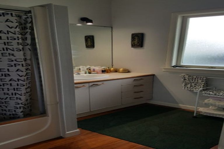 Photo of property in 34 Kashmir Road, Glen Eden, Auckland, 0602