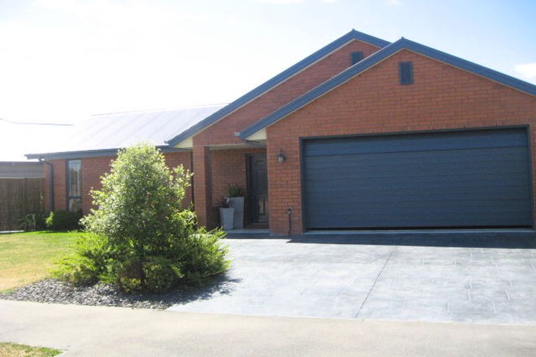Photo of property in 54 Limes Avenue, Parklands, Christchurch, 8083