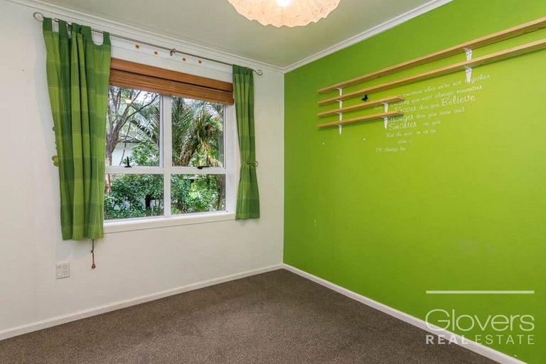 Photo of property in 21 Ngaio Road, Titirangi, Auckland, 0604