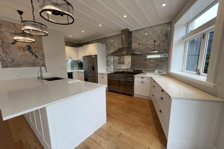 Photo of property in 82 Calliope Road, Stanley Point, Auckland, 0624